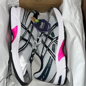 ASICS gel 1130 concrete/black woman’s sneaker